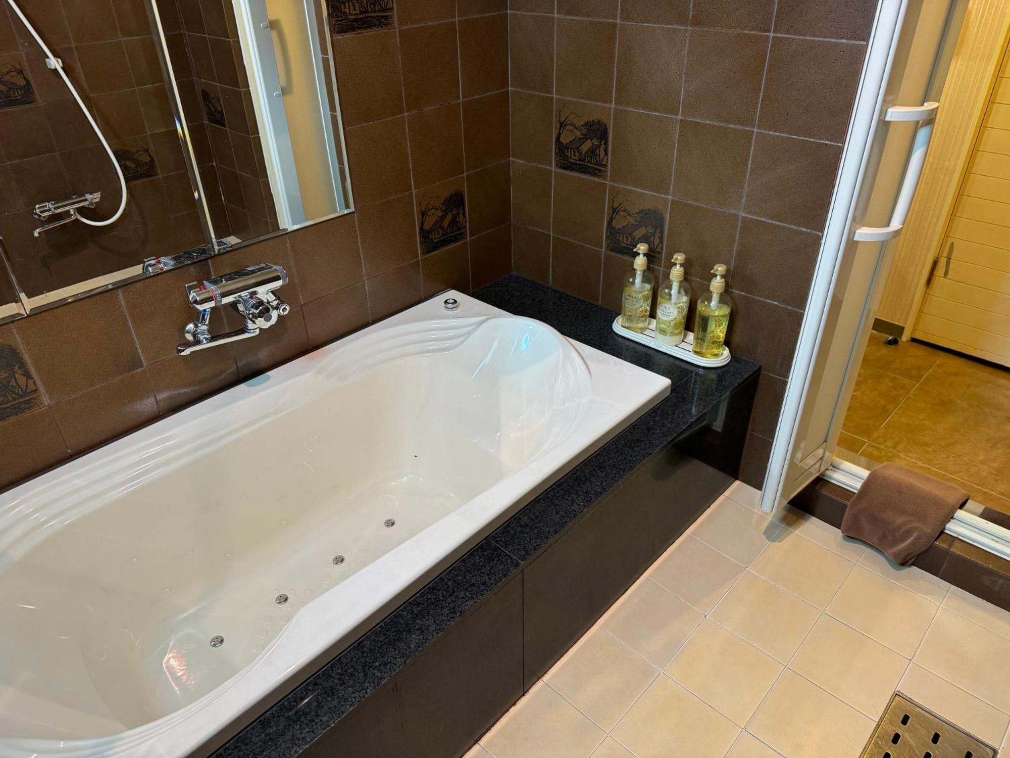 Hotel Himeji Baby Kiss (Adults Only) Extérieur photo